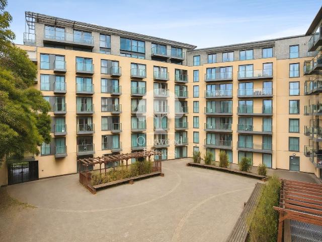 High Street, Slough SL1, 2 bed flat to rent, £1,600 pcm | PrimeLocation