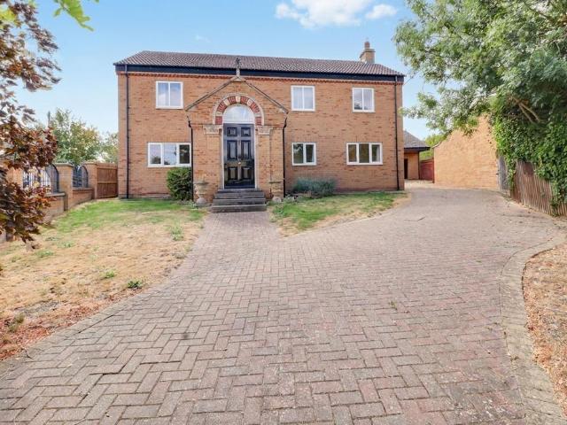 High Street, St. Neots PE19 5 bed detached house to rent £2,500 pcm £577 pw