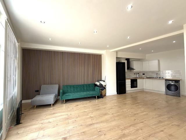 High Street, Staines Upon Thames TW18, 1 bed flat to rent, £1,350 pcm | PrimeLocation