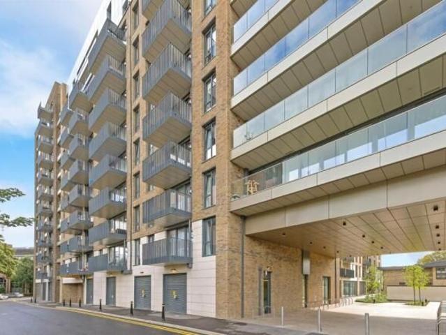 High Street, Staines Upon Thames TW18, 1 bed flat to rent, £1,600 pcm | PrimeLocation