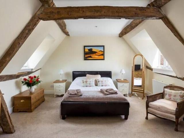 High Street | Studio house for rent #96590216 | Rentberry
