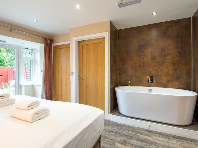 High Street | Studio house for rent #98078957 | Rentberry
