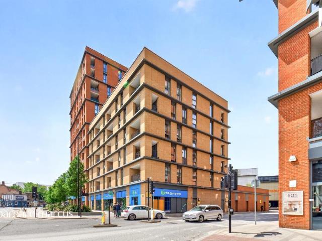 High Street, SUTTON 2 bed apartment to rent £1,850 pcm £427 pw