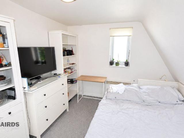 High Street, Sutton SM1, Studio to rent, £1,050 pcm | PrimeLocation