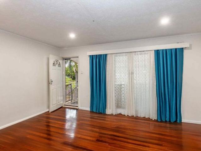 High set Delight! Spacious Three Bedroom Home in Heart of Cranbrook!