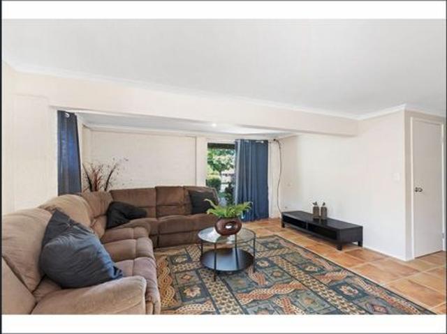 High Set Family Home!