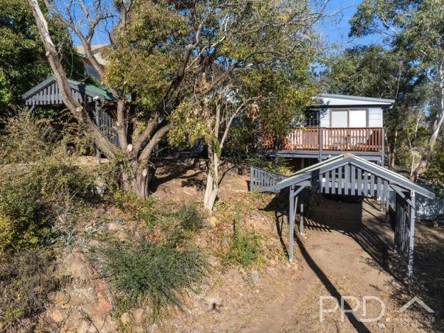 High Set Family Home!