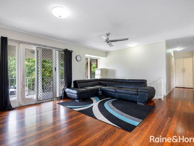 High set Family Home with possibility of dual living