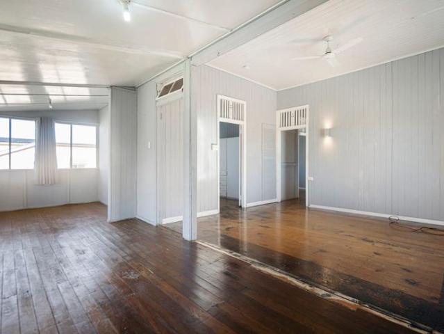 HIGH SET QUEENSLANDER