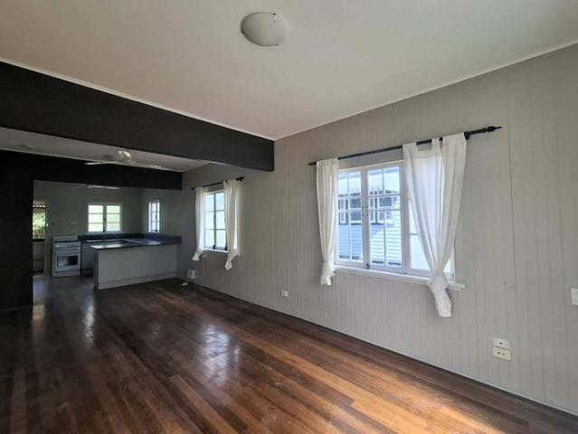 High set Queenslander Close To Cairns CBD!