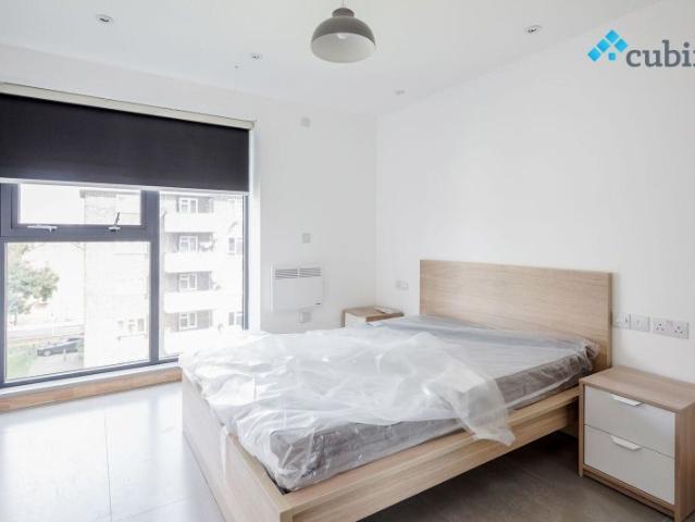 High spec 5 bedroom with 3 baths apartment in SE5