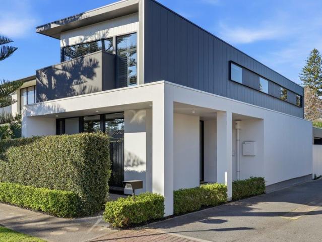 High Spec Designer Living Meets Beachside Lifestyle Bliss