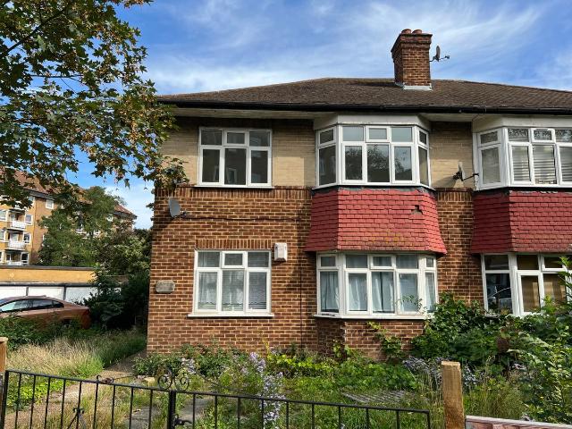 High Trees, London SW2, 2 bed maisonette to rent, £1,975 pcm | PrimeLocation