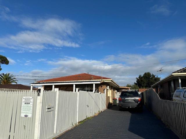 High Value Property with Separate Clinic & Income, Dual Potential