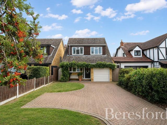 High View Rise, Crays Hill CM11, 4 bed detached house to rent, £2,700 pcm | PrimeLocation