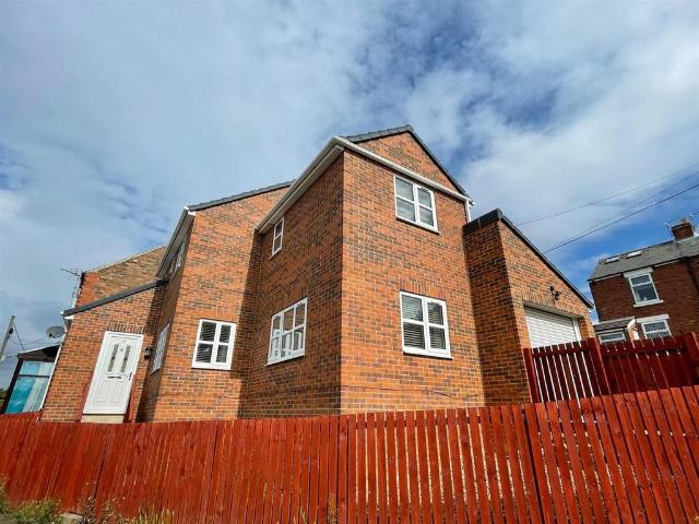 High View, Ushaw Moor, Durham 3 bed detached house to rent £900 pcm £208 pw