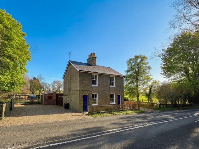 High Wych Road, Sawbridgeworth CM21 1 bed semi detached house to rent £1,400 pcm £323 pw
