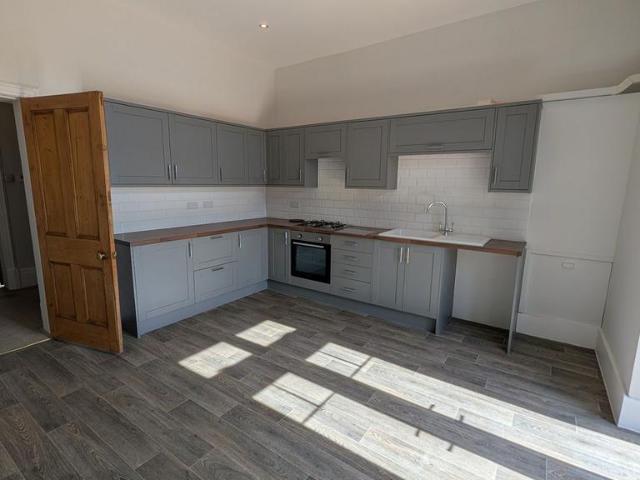 High West Street, Dorchester 3 bed maisonette to rent £1,275 pcm £294 pw