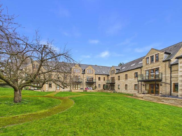 High Wray, 249 Millhouses Lane. 2 bed flat to rent £1,300 pcm £300 pw