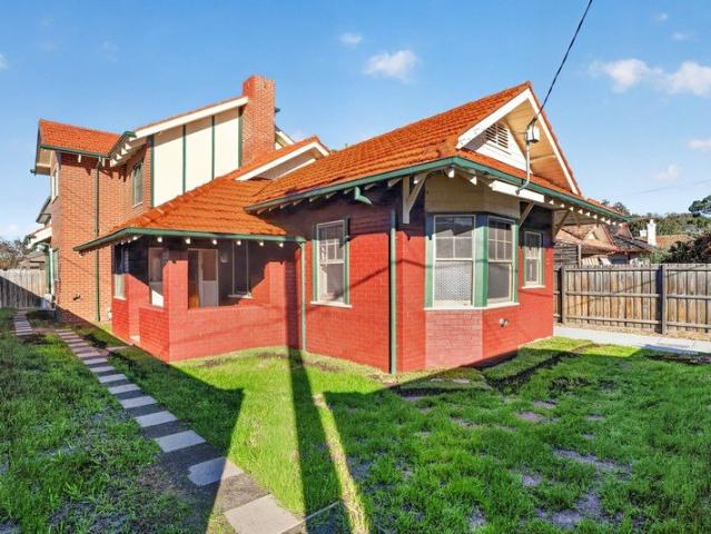 Want Sold Before Christmas. HIGH YIELD INVESTMENT OR YOUR OWN MASTERPIECE 7 BED, 3 BATH, 3 KITCHEN NEAR PRESTON STATION