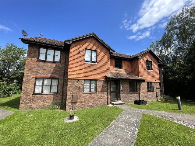 Highclere, Guildford, Surrey GU1, 1 bed flat to rent, £1,250 pcm | PrimeLocation