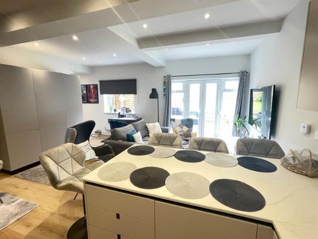 Highclere House, Kings Road, Sunninghill