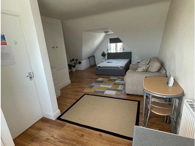 Highcroft Cottages, Swanley BR8, Room to rent, £953 pcm | PrimeLocation