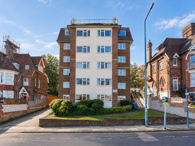 Highcroft Villas, Brighton BN1, 2 bed flat to rent, £1,595 pcm | PrimeLocation