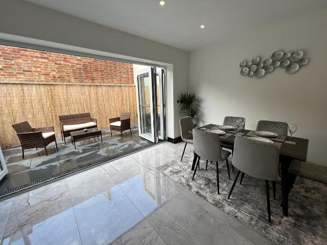 Highcroft Villas, Brighton BN1, 3 bed detached house to rent, £2,495 pcm | PrimeLocation