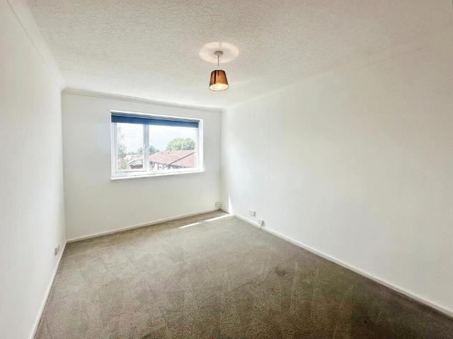 Highbank, Bolton Road, Pendlebury. 2 bed flat to rent £1,050 pcm £242 pw