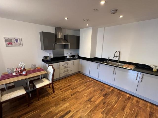 Highbanks, Southchurch Avenue. 2 bed flat to rent £1,395 pcm £322 pw