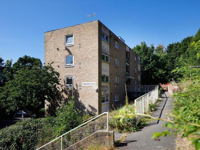 Highbrook Close, Brighton 3 bed flat to rent £1,900 pcm £438 pw