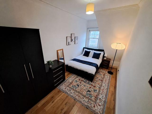 Highbury Corner, Highbury & Islington N5, 3 bed shared accommodation to rent, £1,200 pcm | PrimeLocation