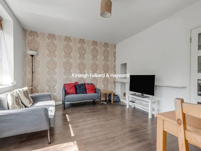 Highbury New Park, London N5, 2 bed flat to rent, £2,500 pcm | PrimeLocation
