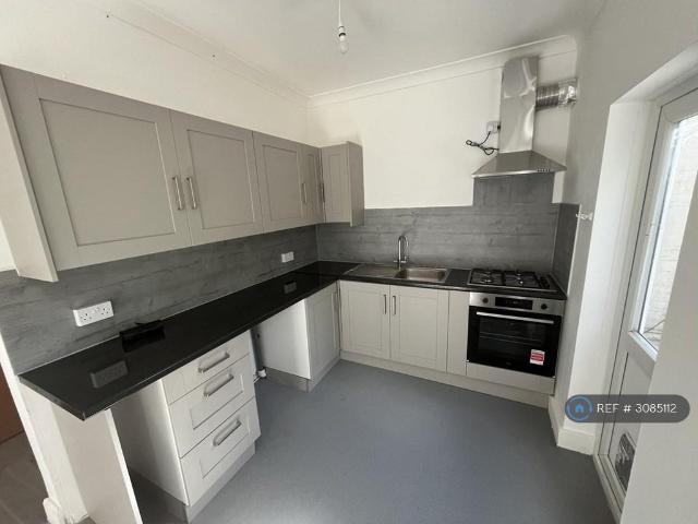 Highbury Gardens, Ilford, IG3 3 bed terraced house to rent £2,600 pcm £600 pw