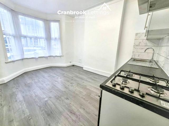 Highbury Gardens, Ilford IG3, 1 bed flat to rent, £1,600 pcm | PrimeLocation