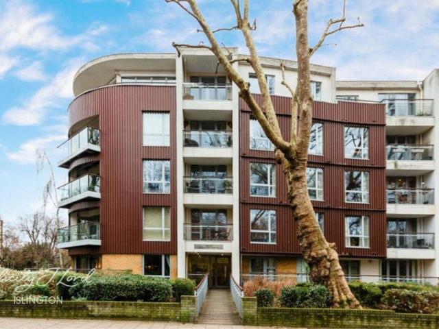 Highbury Grove, London 1 bed apartment to rent £2,250 pcm £519 pw