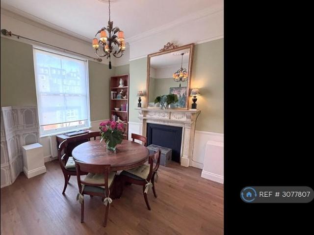 Highbury Grove, London, N5 3 bed flat to rent £4,100 pcm £946 pw