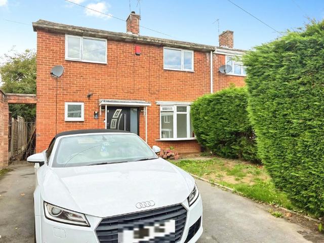 Highbury Green, Warwickshire CV10 3 bed semi detached house to rent £1,200 pcm £277 pw