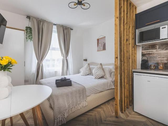 Highbury N5, Studio to rent, £3,506 pcm | PrimeLocation