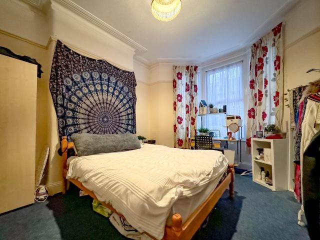Highbury Road, Bristol BS7 5 bed terraced house to rent £3,050 pcm £704 pw