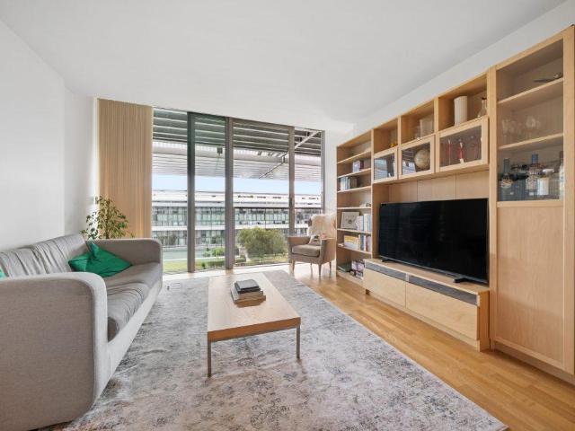 Highbury Stadium Square, London N5 1 bed flat to rent £2,300 pcm £531 pw
