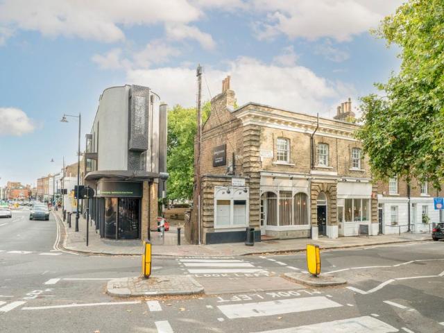 Highgate West Hill, Highgate, London, N6 2 bed apartment to rent £3,000 pcm £692 pw