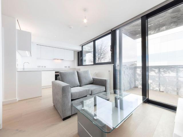 Highgate Hill, Archway N19, Studio to rent, £1,950 pcm | PrimeLocation