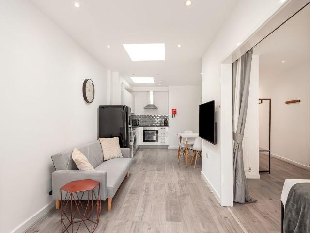 Highgate Hill, London, Greater London N19, 1 bed flat to rent, £1,950 pcm | PrimeLocation