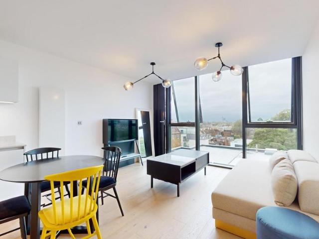 Highgate Hill 1 bed flat to rent £2,250 pcm £519 pw