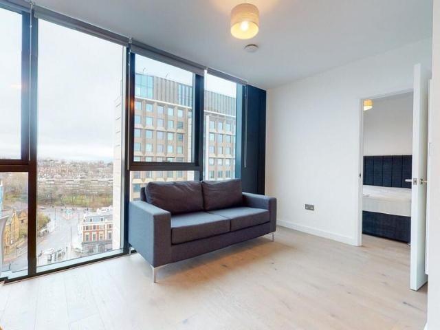 Highgate Hill 1 bed flat to rent £2,325 pcm £537 pw