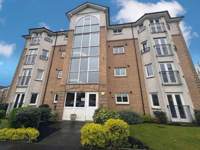 Highgrove Court, Renfrew, PA4 2 bed flat to rent £1,295 pcm £299 pw