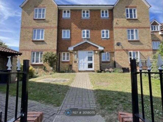 Highgrove Mews, Grays RM17, 1 bed flat to rent, £1,175 pcm | PrimeLocation