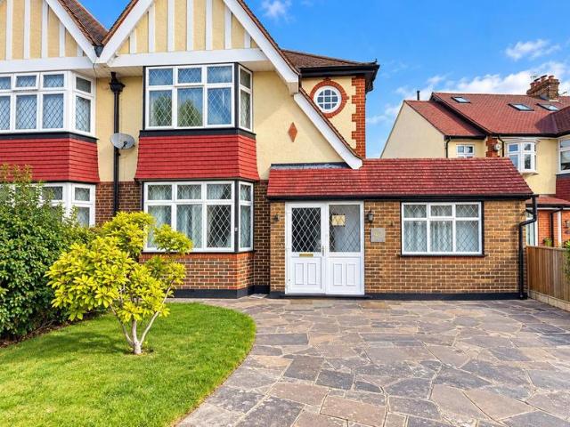 Highdown, Worcester Park, Kingston. 5 bed semi detached house to rent £3,500 pcm £808 pw